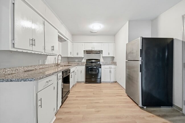 Building Photo - 5413 Vae Dr