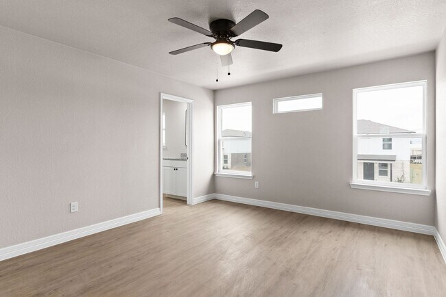 Building Photo - 804 White Meadow Ln