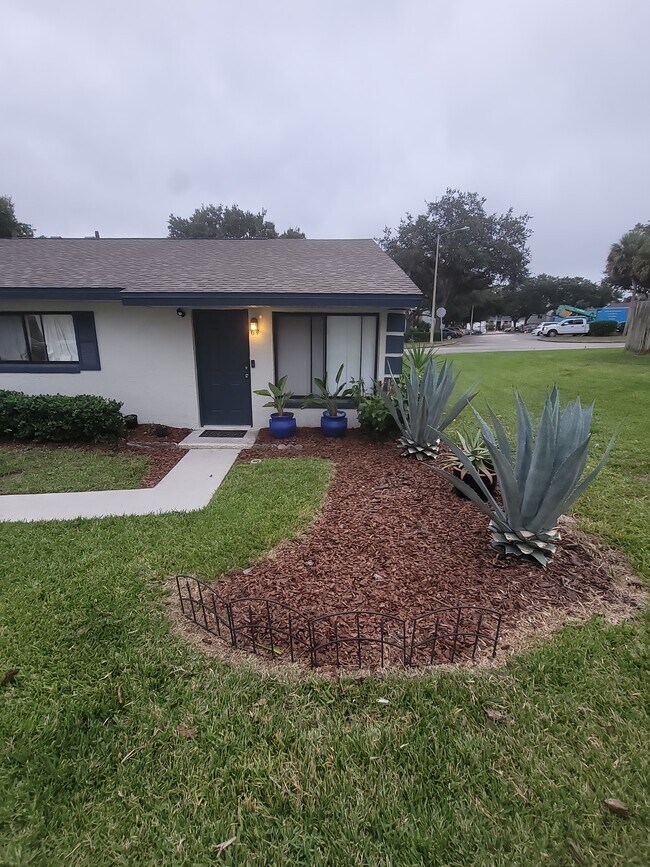 Primary Photo - 605 Northlake Blvd