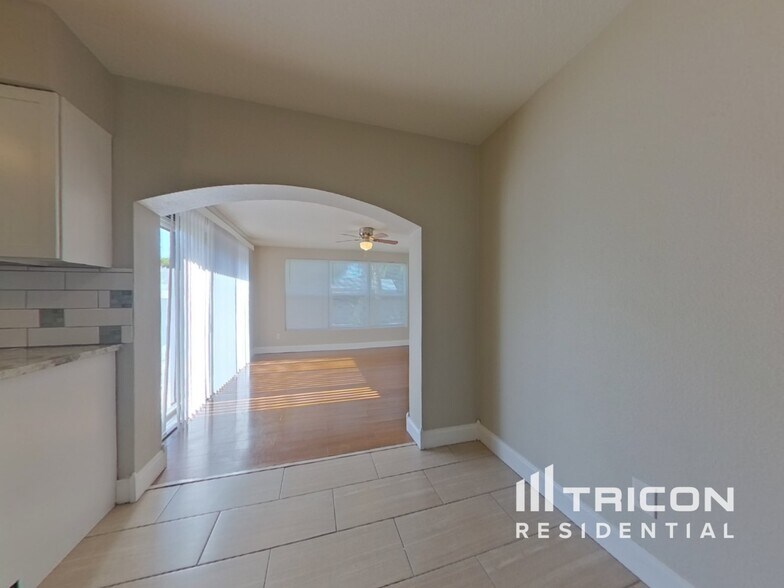 Building Photo - 1184 Robmar Rd