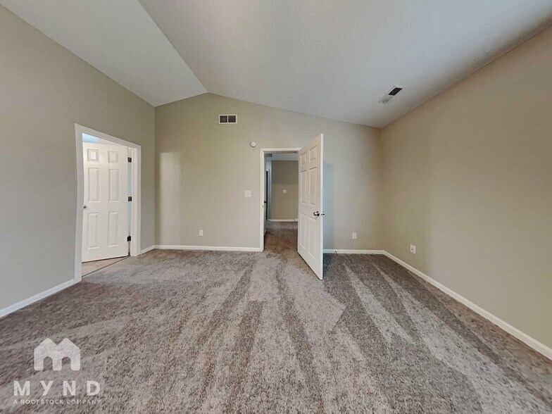 Building Photo - 105 W Carolina St