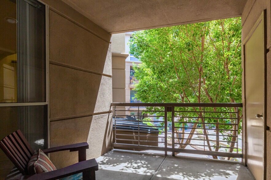 Building Photo - 1701 E Colter St