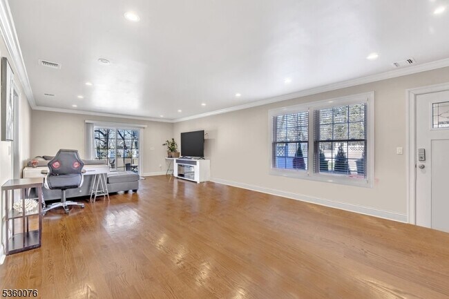 Building Photo - 46 Cortlandt St