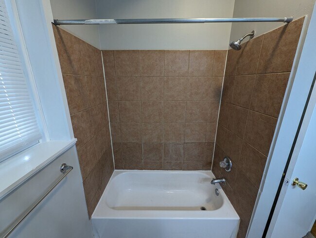 Building Photo - 3518 Juniata St