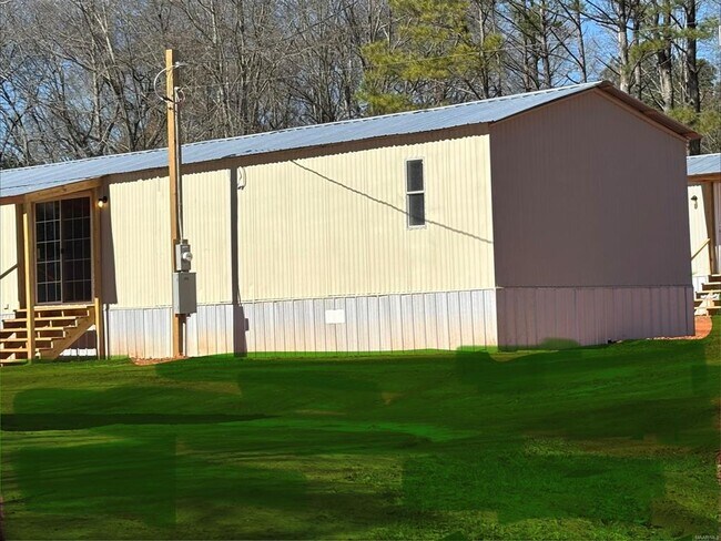 Building Photo - 1328 Gator Hl Dr