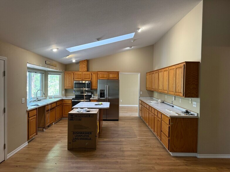 Building Photo - 2043 NW Sarum Cir