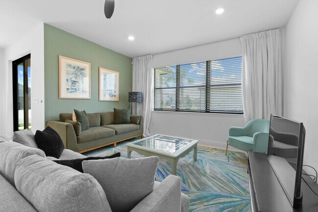 Building Photo - 758 SE Courances Dr