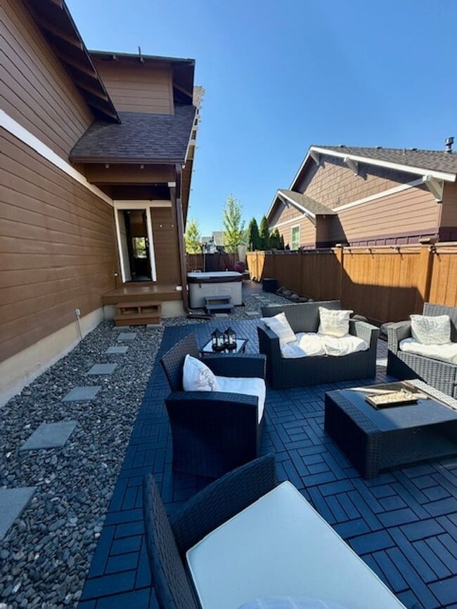 Building Photo - Spacious 3-Bedroom Home with Bonus Room in...
