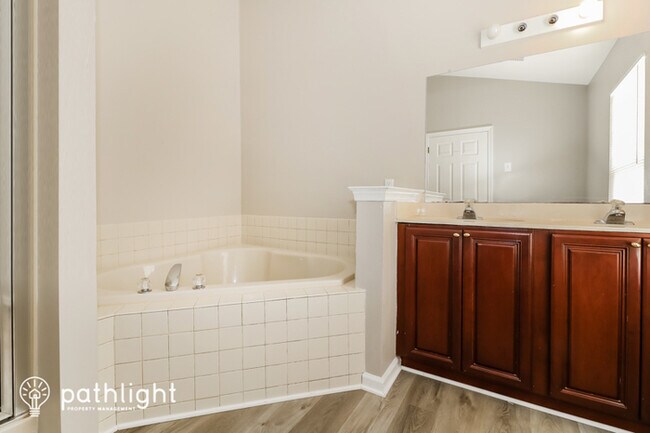 Building Photo - 95 Hunt Club Dr, Collegeville, PA, 19426