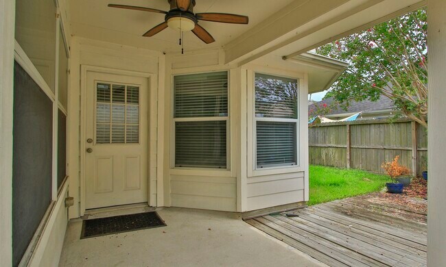Building Photo - 15938 Cottage Ivy Cir