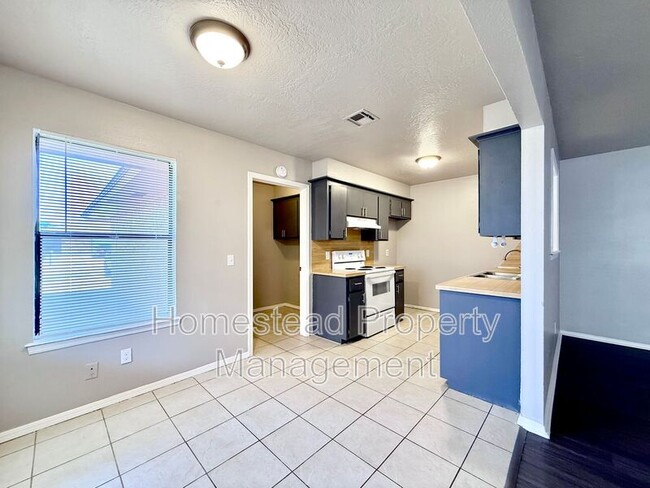 Building Photo - 146 Barrett Pl