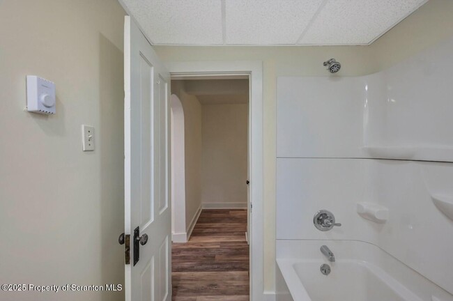 Building Photo - 144-144 Market St