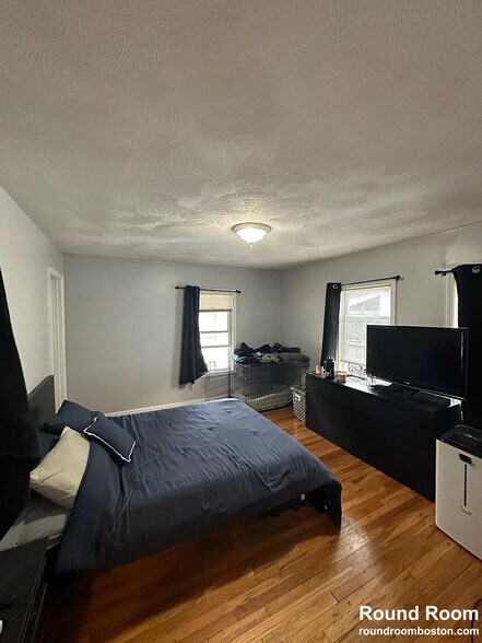 Building Photo - 73 Almont St