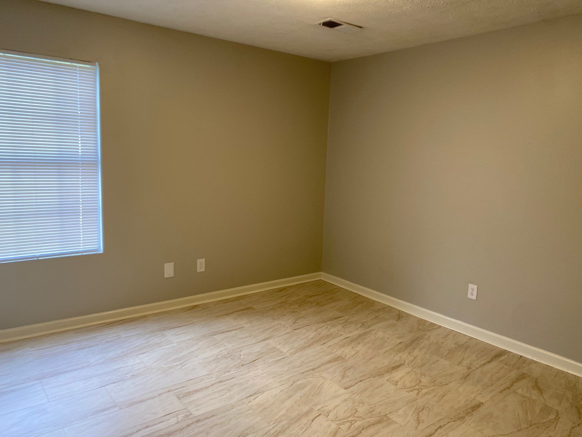 Building Photo - 35 Countryside Dr