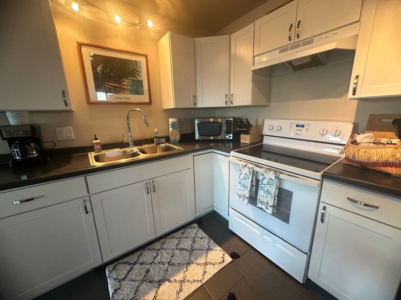 Building Photo - 250 Liholiho St