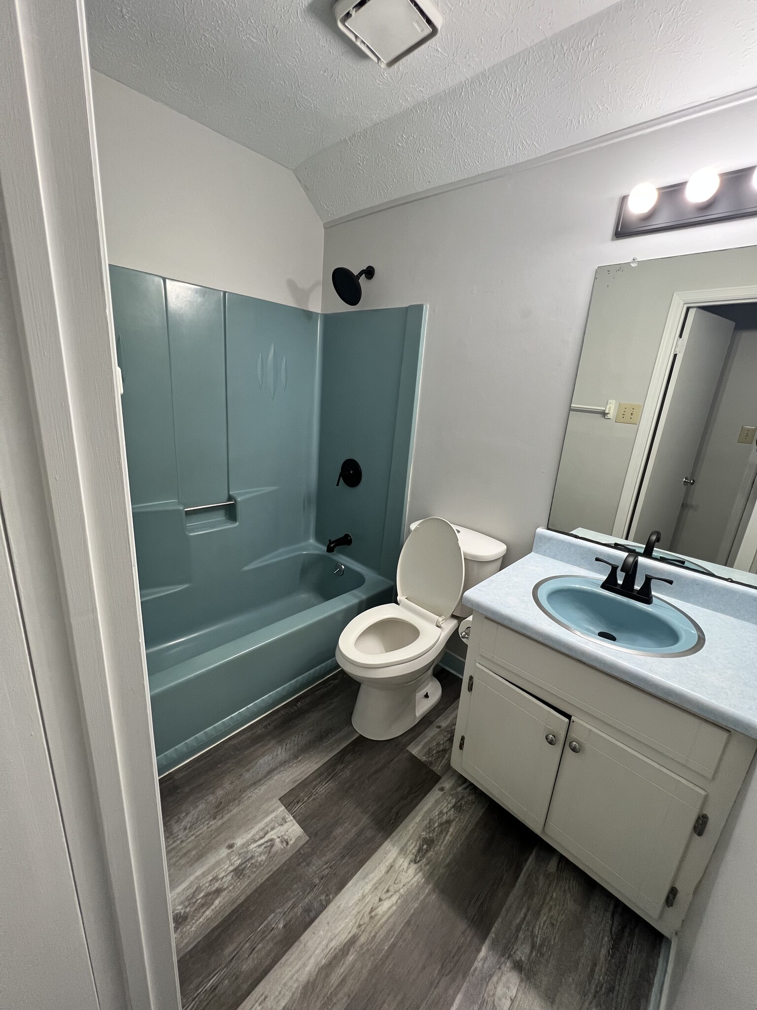 Building Photo - 486 Lacebark Dr