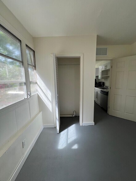 Building Photo - 6980 NW 25th St