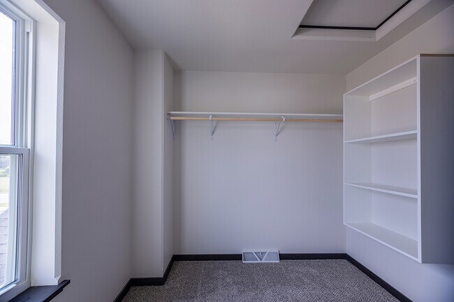 Building Photo - 3404 Green Pastures Ln