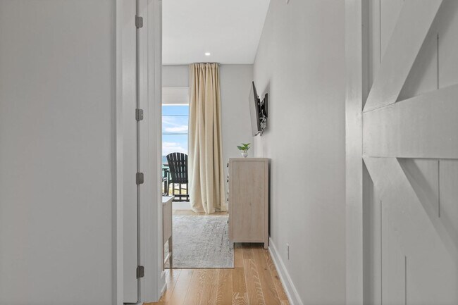 Building Photo - 14300 Front Beach Rd