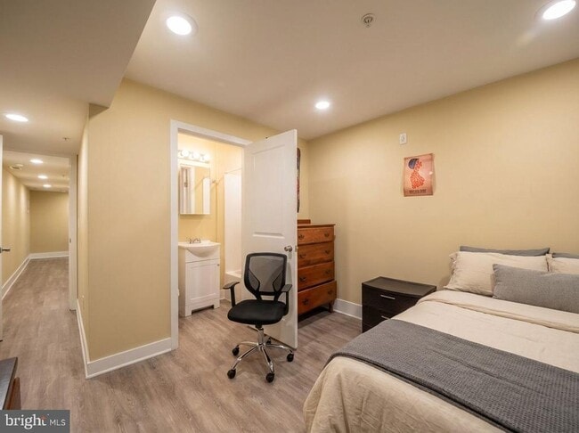 Building Photo - 2214 N Camac St