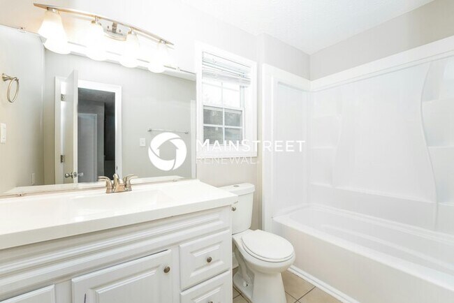 Building Photo - 5 Bedroom Pet-Friendly Home in STONE MOUNTAIN, GA with Main Street Renewal