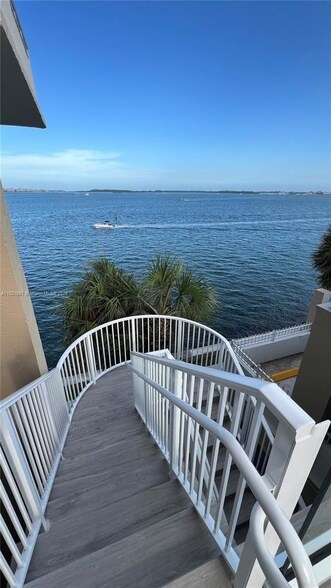 Building Photo - 770 Claughton Island Dr