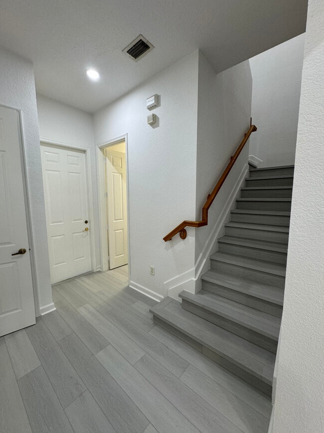 Building Photo - 6074 NW 116th Dr