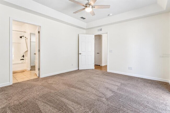 Building Photo - 16013 Stags Leap Dr