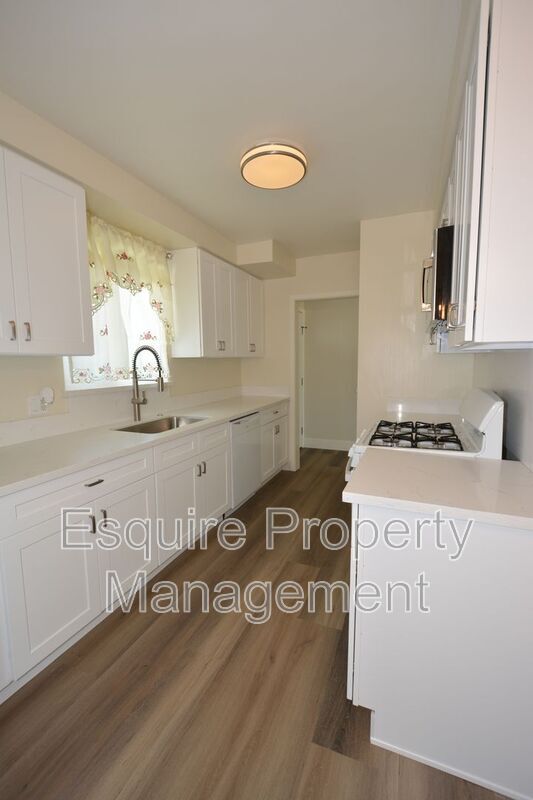 Building Photo - 4511 S A St