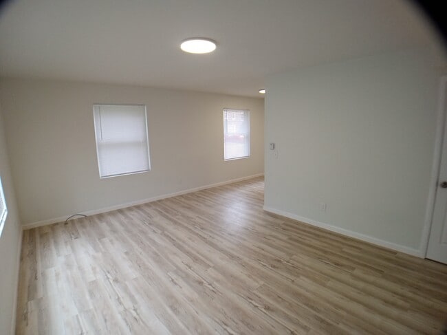 Building Photo - 801 N Capitol Ave