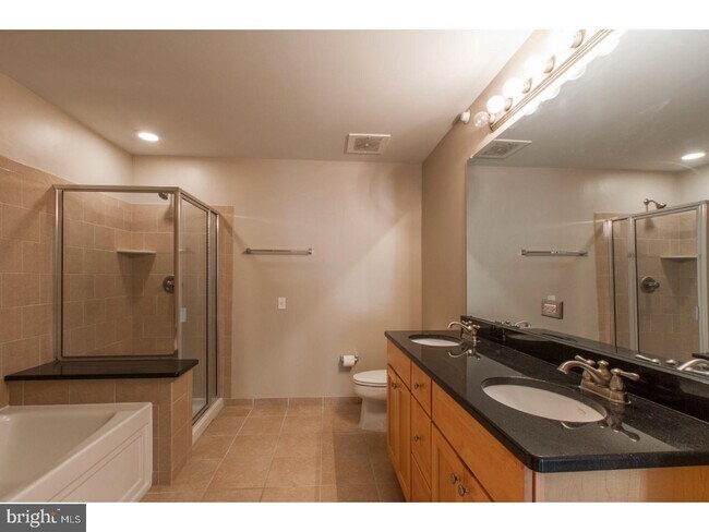 Building Photo - 500 Admirals Way