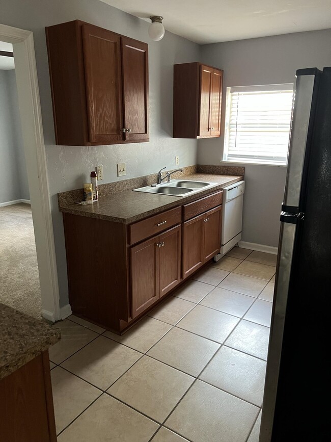 Building Photo - 1613 Elberta Dr