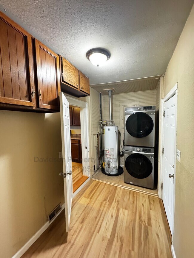 Building Photo - Stunning 4 Bedroom House near Old Colorado City