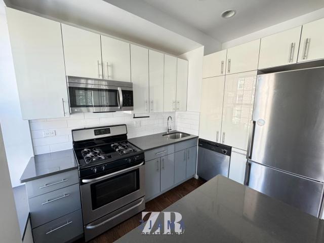 Building Photo - 4 bedroom in Brooklyn NY 11226