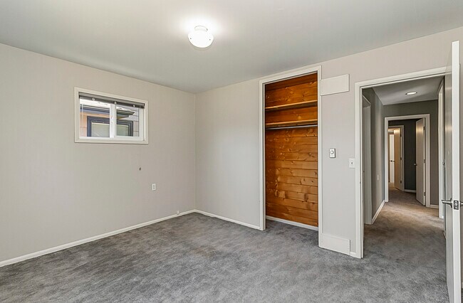 Building Photo - 532 Colby Ave