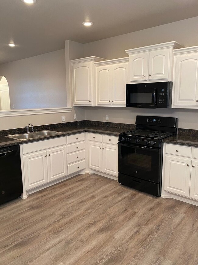 Building Photo - Beautiful Custom Brick Home "The Remington" Open Concept with huge backyard! JULY 1ST!