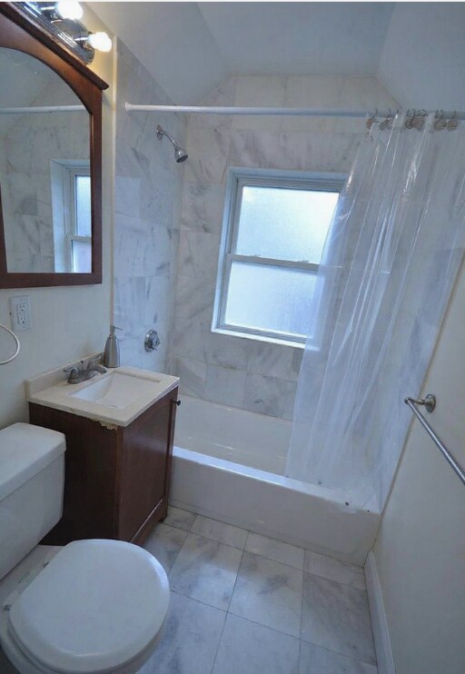 Building Photo - 172 Fuller St