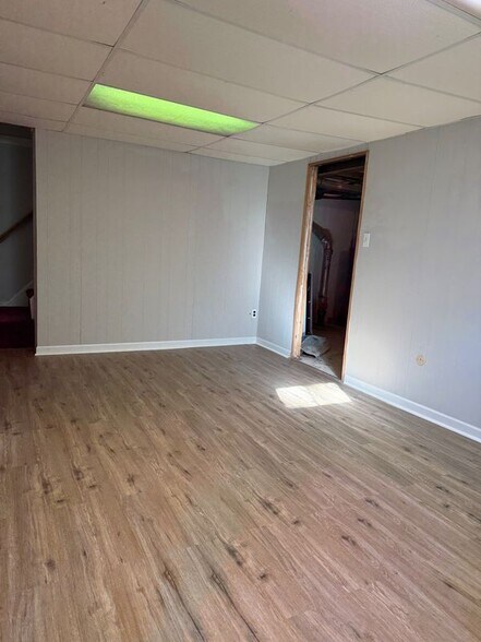 Building Photo - 5200 Hilltop Dr