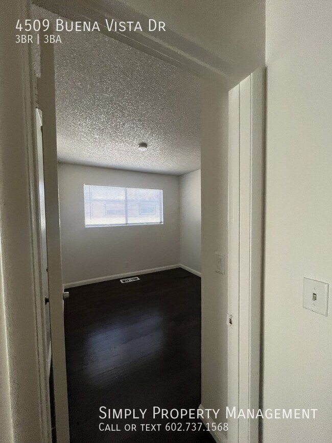 Building Photo - 4509 Buena Vista Dr