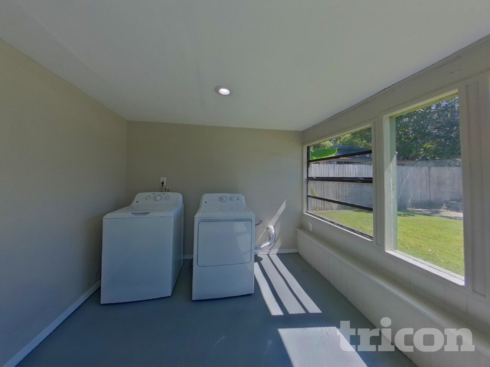 Building Photo - 111 Sheryl Lynn Dr