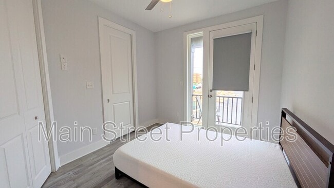 Building Photo - 379 S Clubbs St