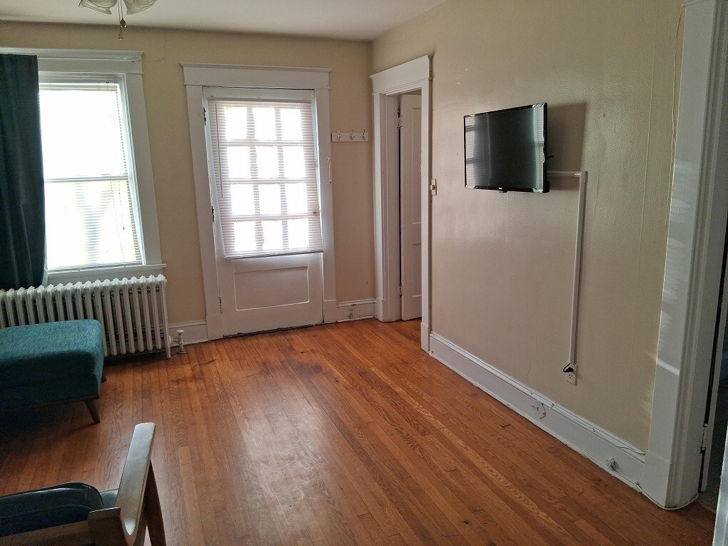 Building Photo - 2509 Seminary Ave