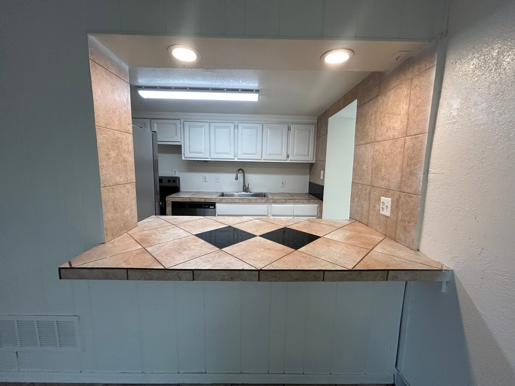 Building Photo - 3062 N 42nd Ave