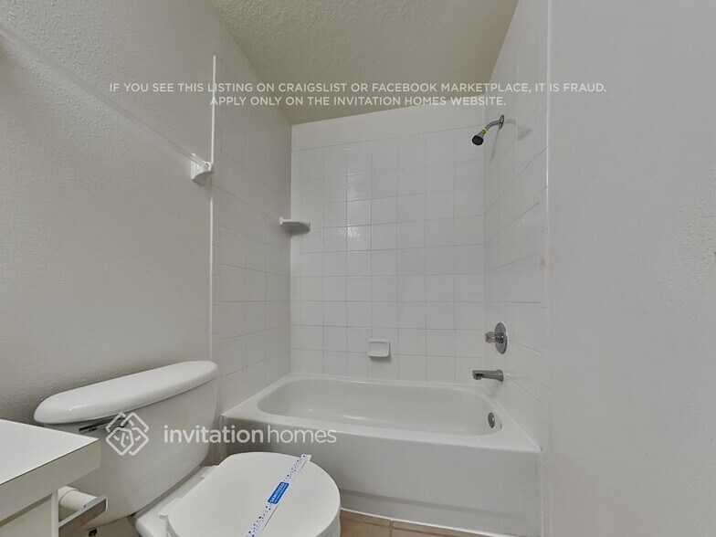 Building Photo - 10109 Deepbrook Dr