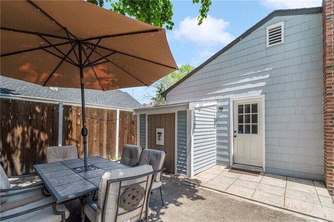 Building Photo - 147 Lyman St