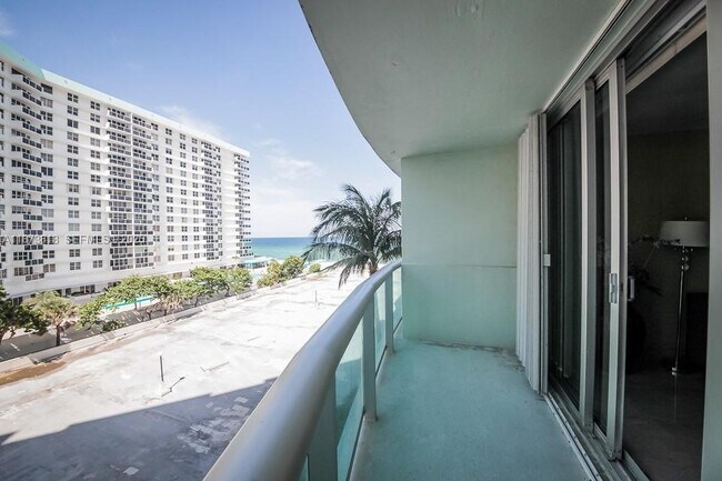 Building Photo - 3801 S Ocean Dr