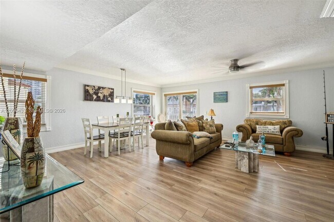 Building Photo - 3862 NE 171 St
