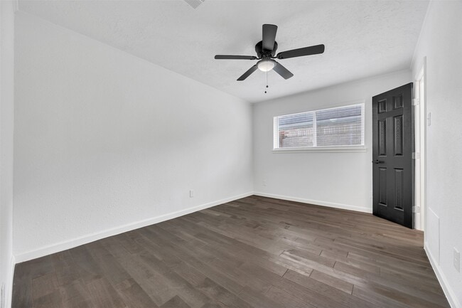 Building Photo - 14223 Stokesmount Dr