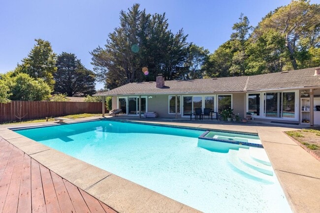 Building Photo - 25 Warmwood Way