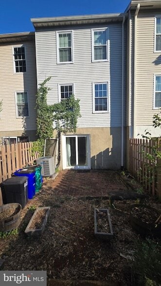Building Photo - 6628 Ducketts Ln